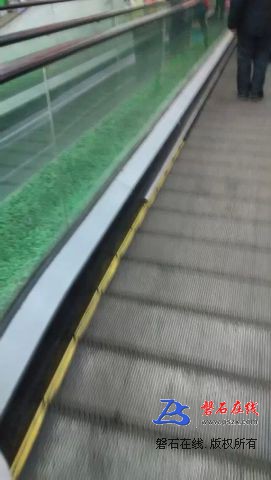 电梯