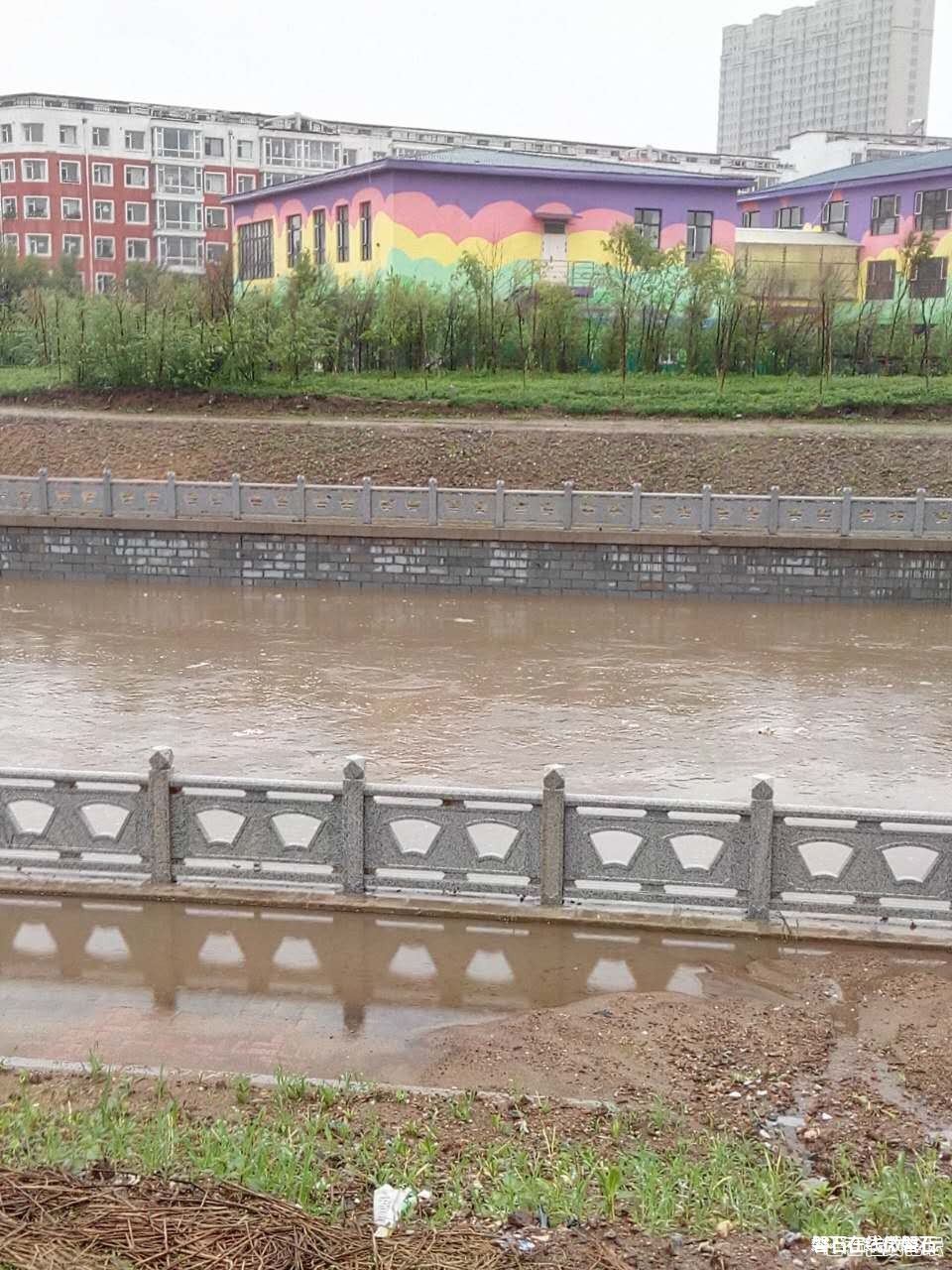 人们心中的磐石【河】